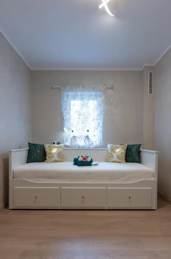 Emerald Apartment Aviatiei Bucharest 0*,  Romania