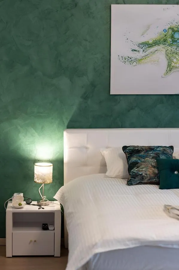 Emerald Apartment Aviatiei Bucharest Romania
