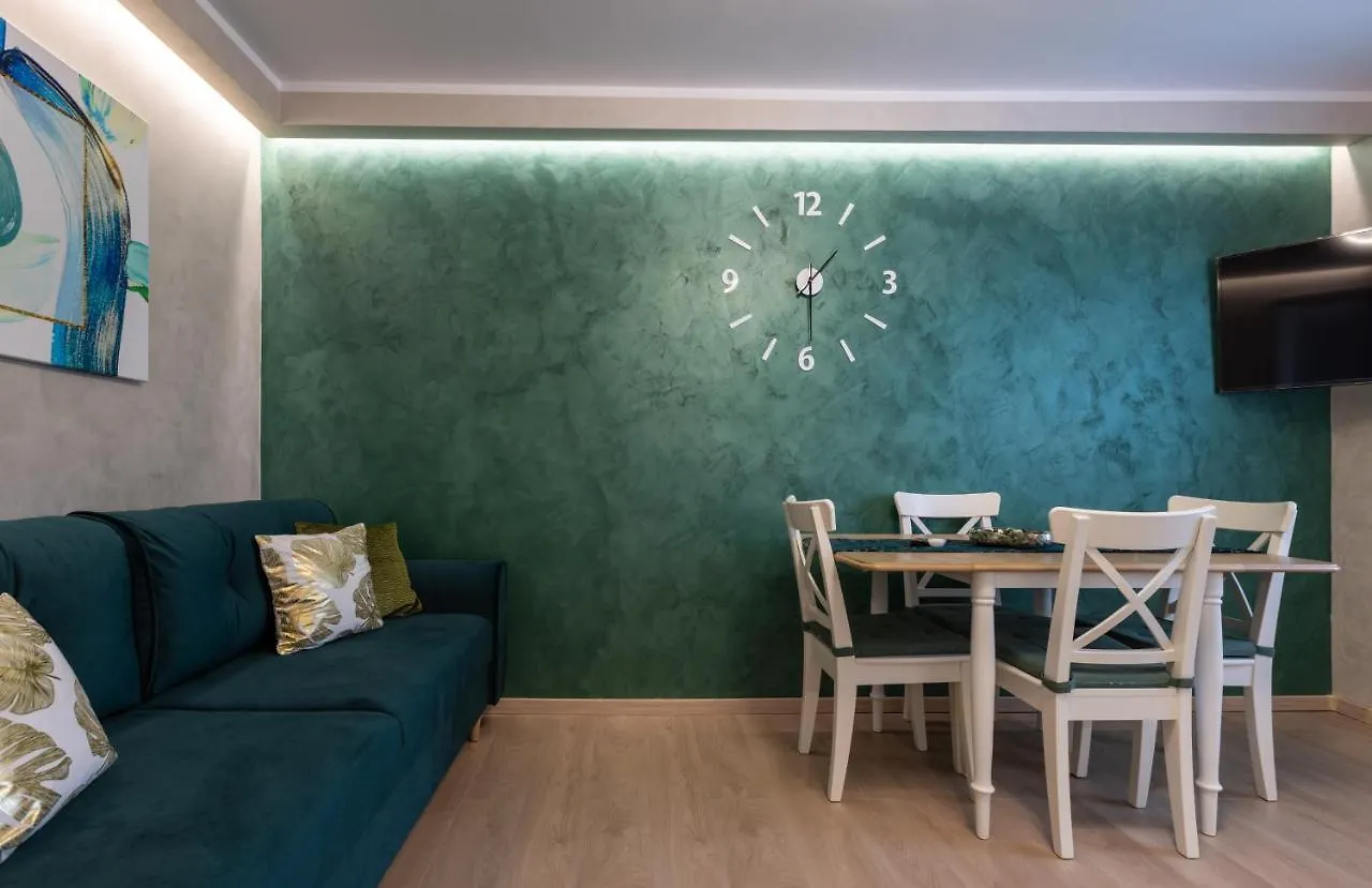 Emerald Apartment Aviatiei ブカレスト 0*,